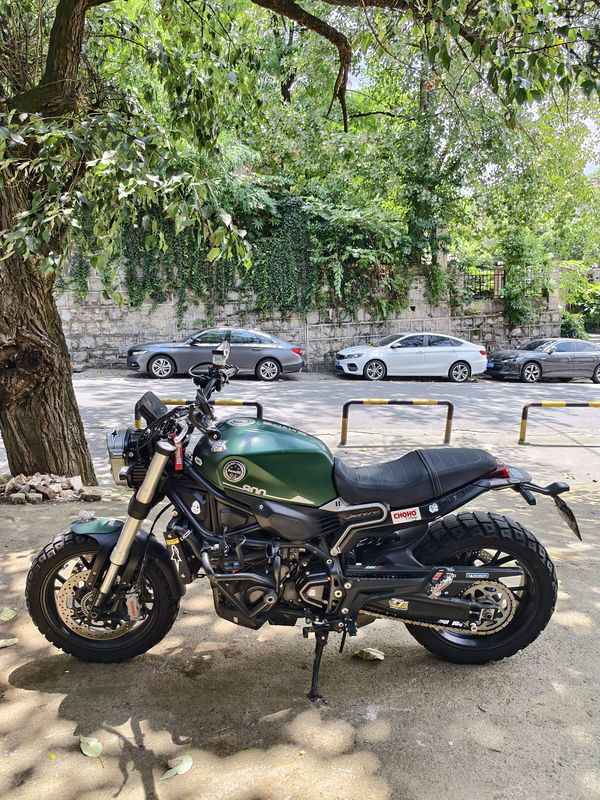 二手贝纳利幼狮 Leoncino 800