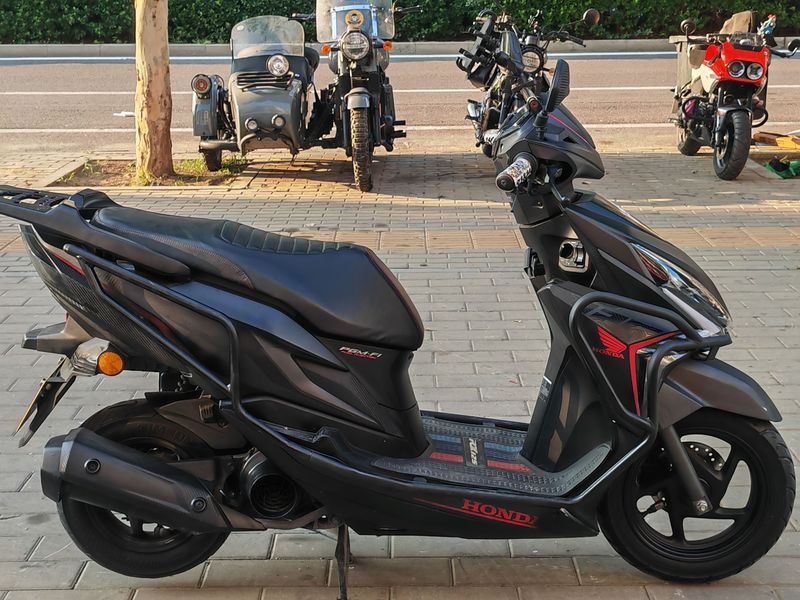 二手新大洲本田裂行 RX125Fi
