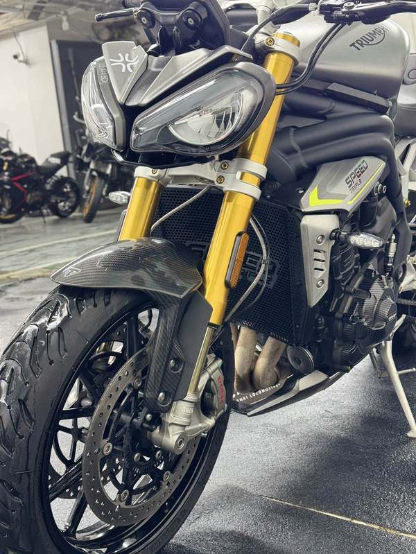 二手凯旋Speed Triple 1200 RS