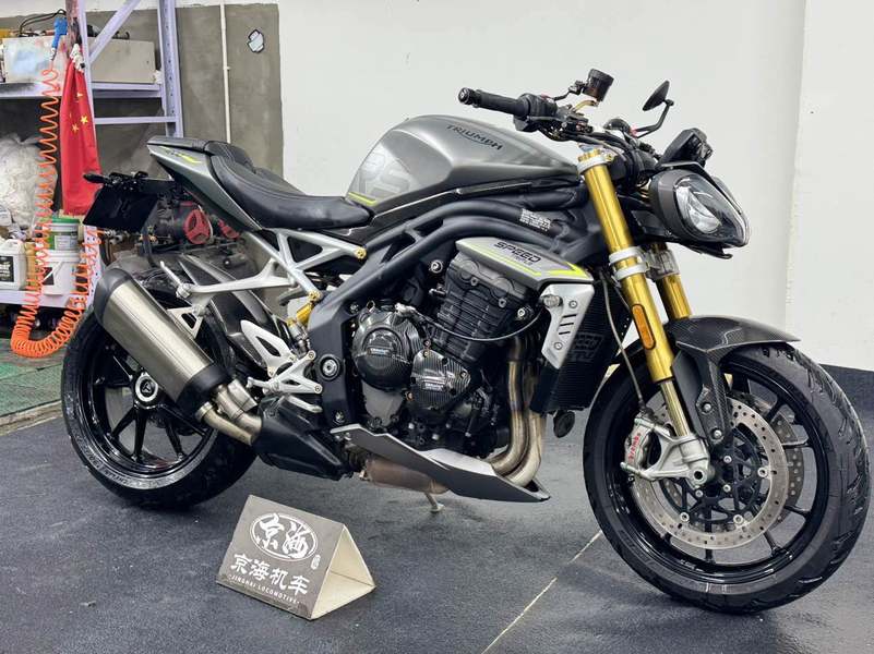 二手凯旋Speed Triple 1200 RS