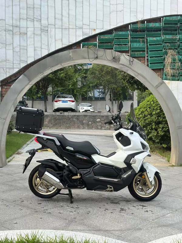 二手三阳哈士奇 Husky ADV150