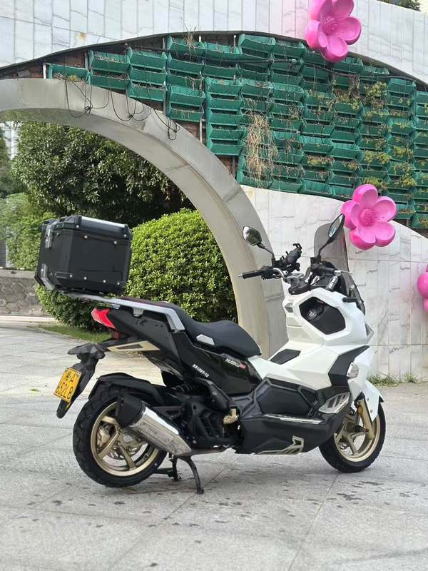 二手三阳哈士奇 Husky ADV150