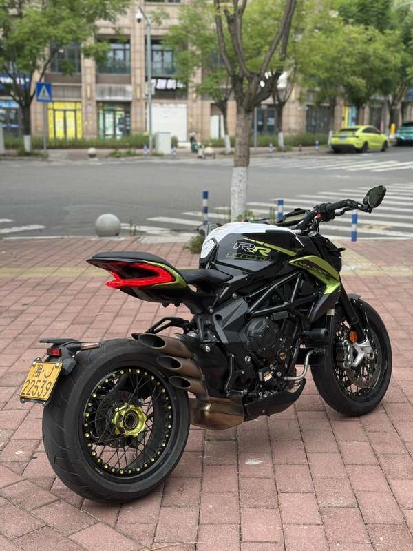 二手奥古斯塔Dragster 800