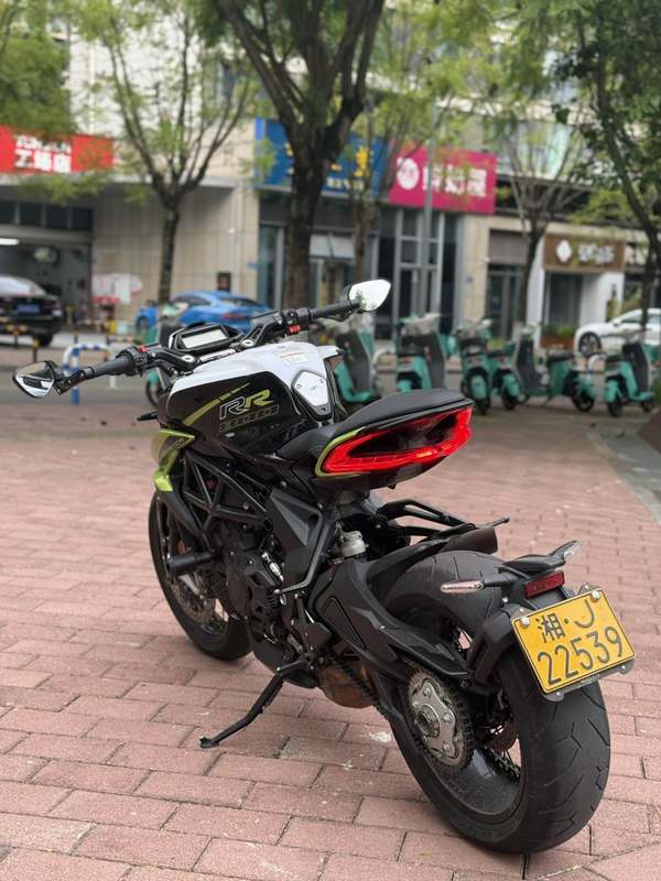 二手奥古斯塔Dragster 800