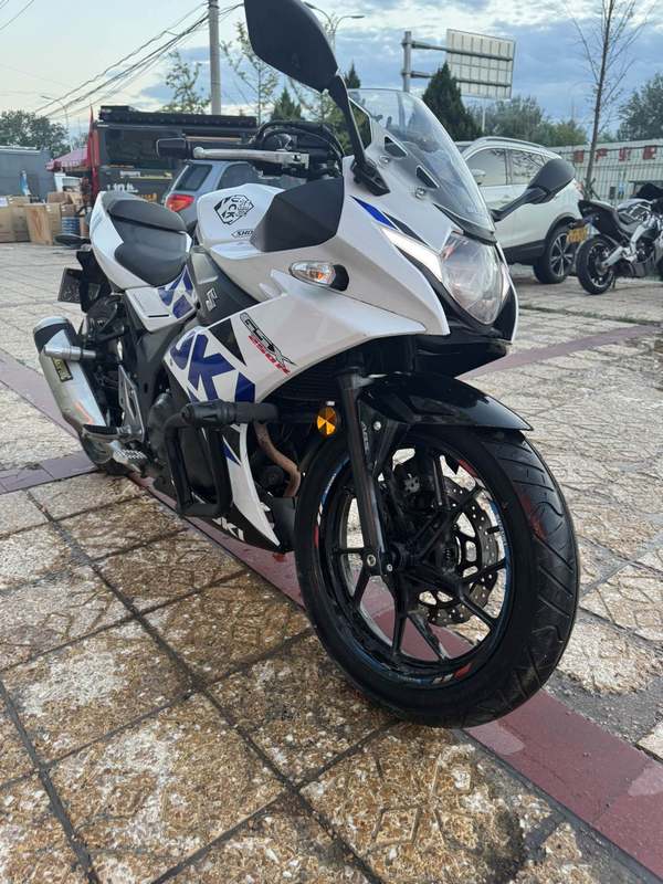 二手豪爵铃木GSX250R