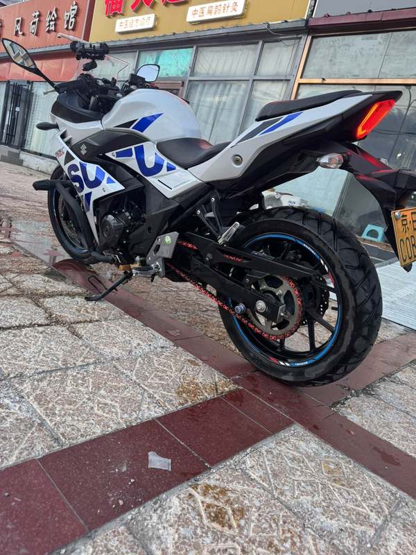 二手豪爵铃木GSX250R