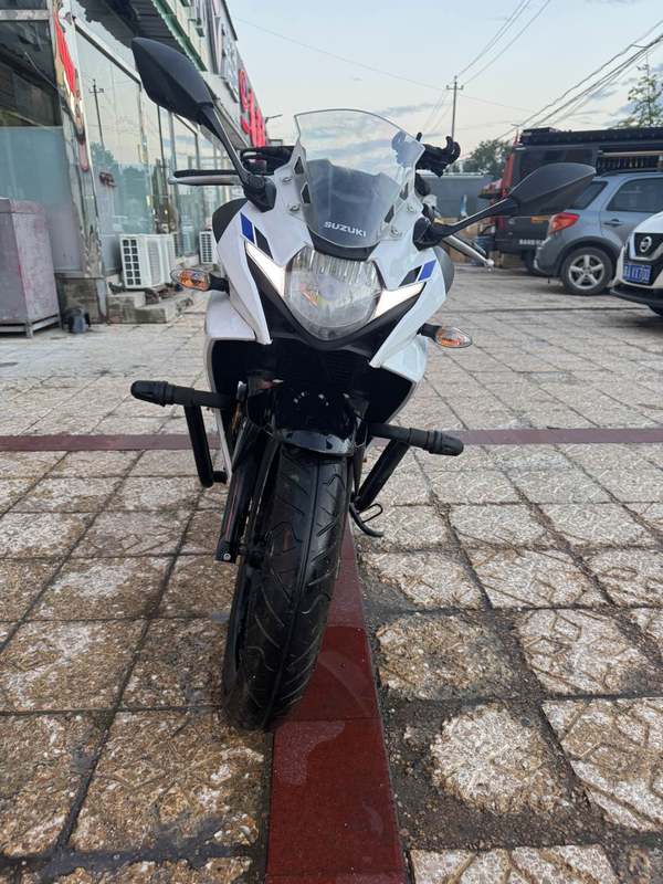 二手豪爵铃木GSX250R