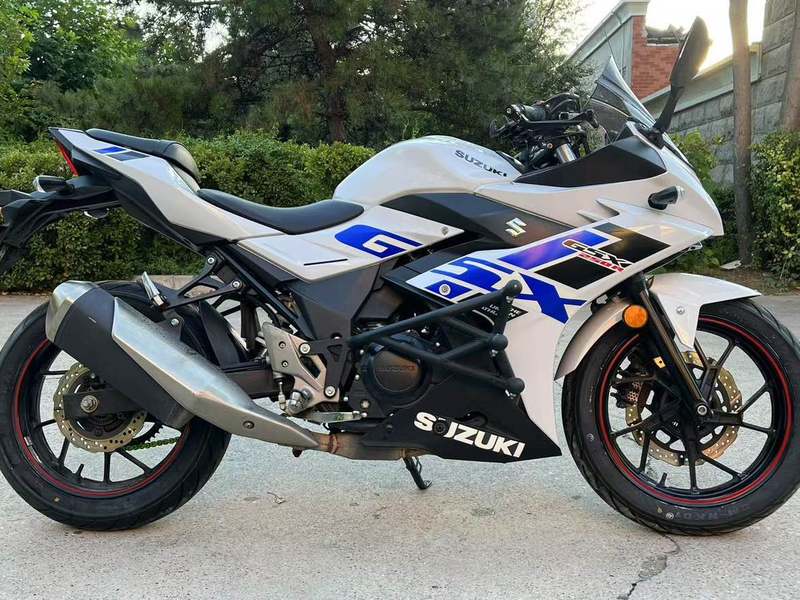 二手豪爵铃木GSX250R