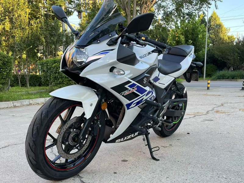 二手豪爵铃木GSX250R