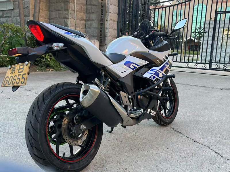二手豪爵铃木GSX250R