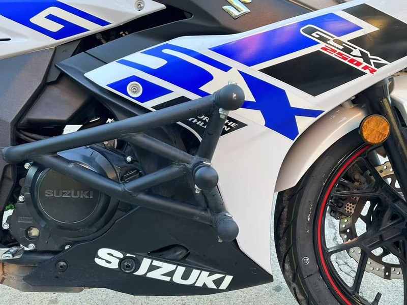 二手豪爵铃木GSX250R