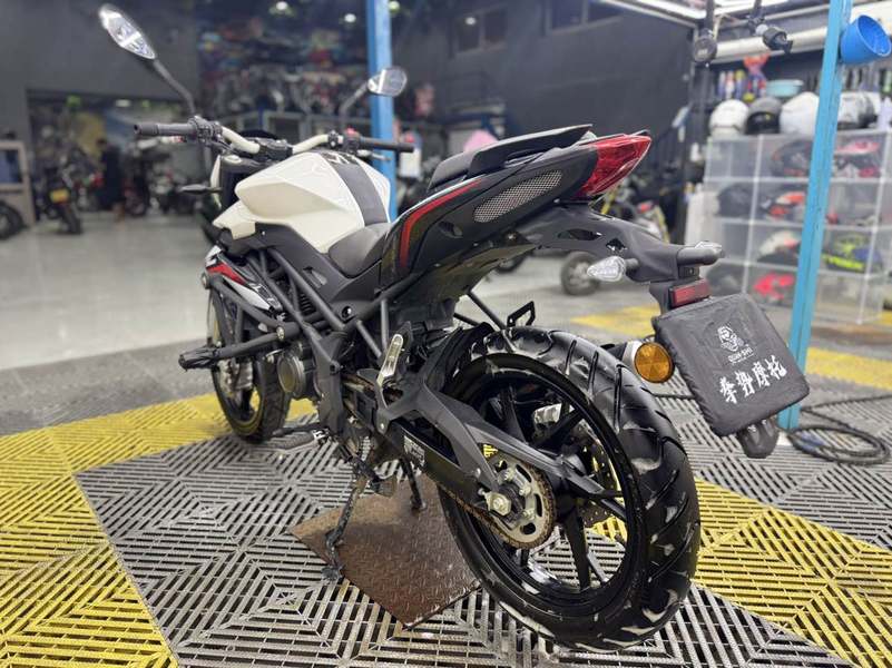 二手贝纳利红宝龙 TNT150i