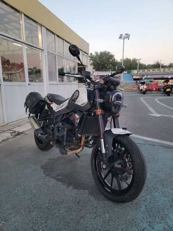 二手贝纳利幼狮 Leoncino 250