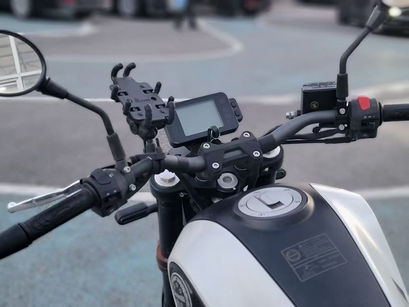 二手贝纳利幼狮 Leoncino 250