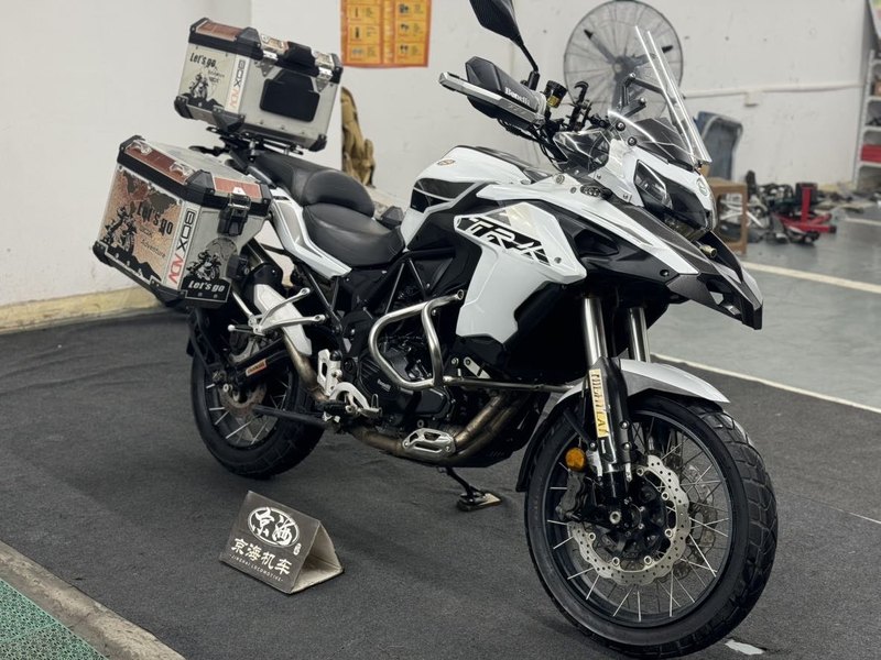 二手贝纳利金鹏 TRK502