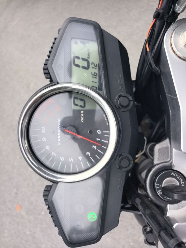 二手豪爵铃木骊驰 GW250