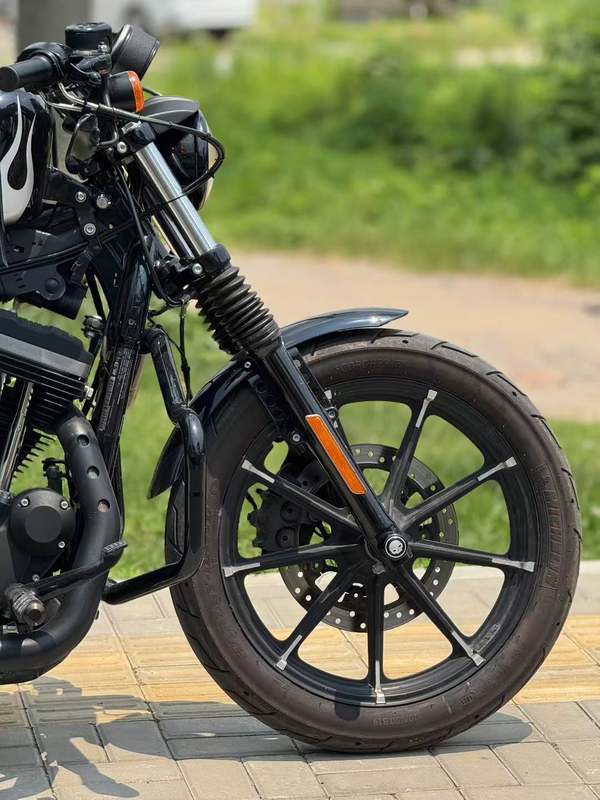 二手哈雷戴维森Iron883 硬汉