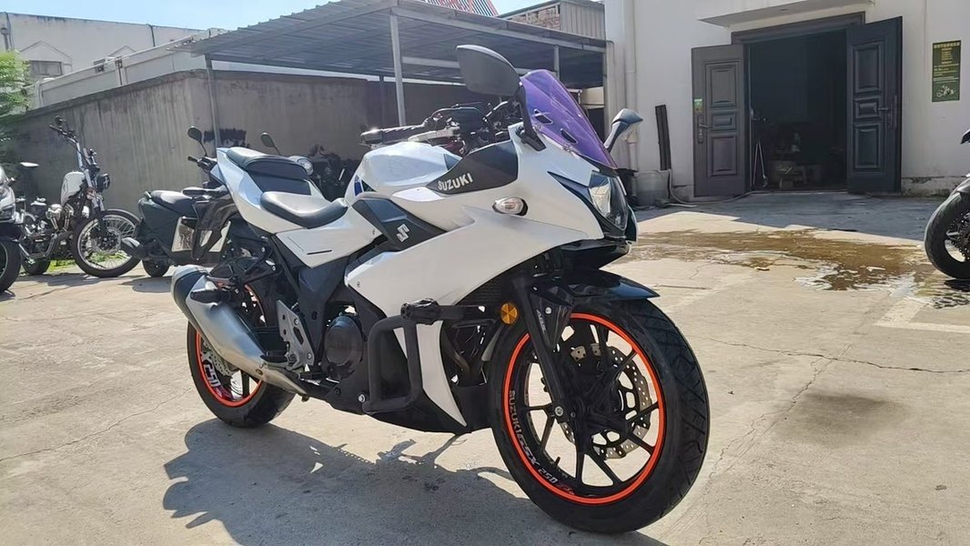 二手豪爵铃木GSX250R