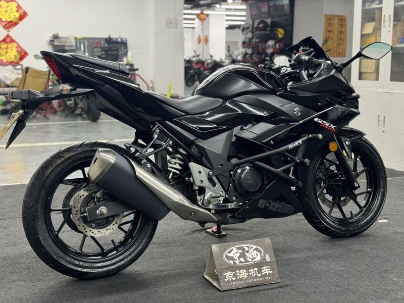 二手豪爵铃木GSX250R