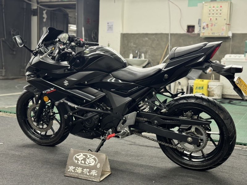 二手豪爵铃木GSX250R