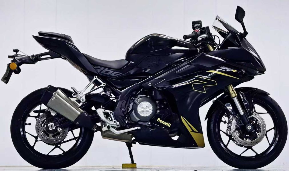 二手贝纳利龙卷风 Tornado 302R