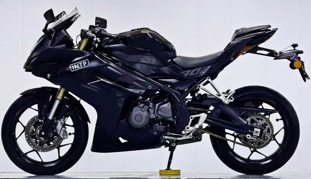 二手贝纳利龙卷风 Tornado 302R