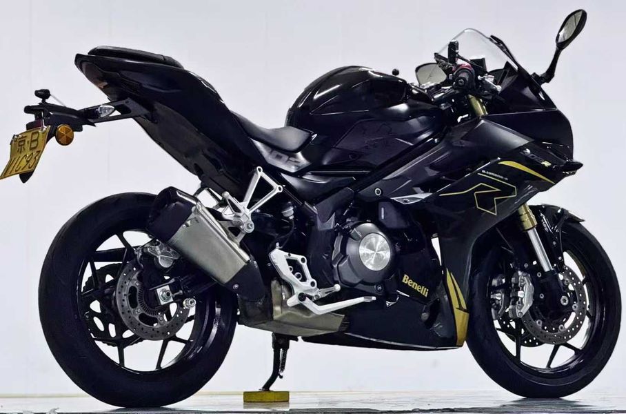 二手贝纳利龙卷风 Tornado 302R