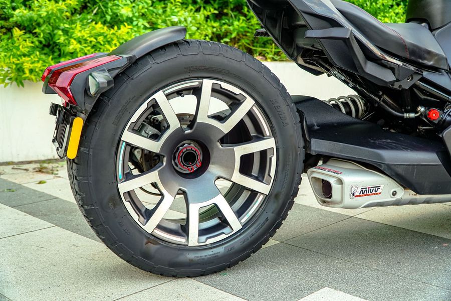 二手庞巴迪Spyder F3 