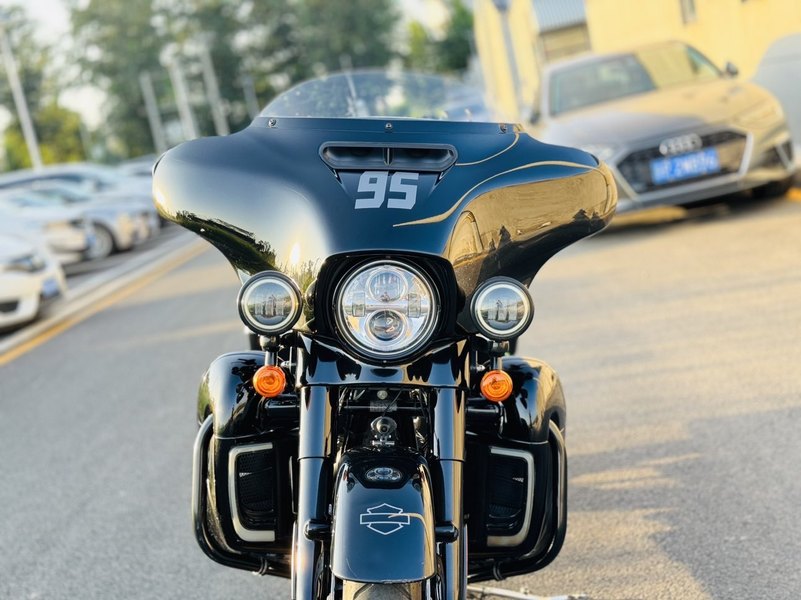二手哈雷戴维森大道滑翔 Street Glide