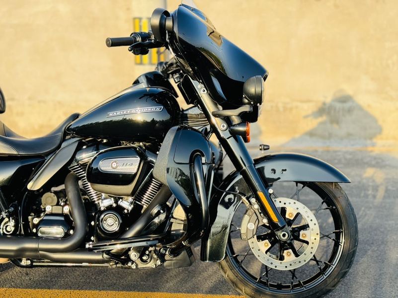 二手哈雷戴维森大道滑翔 Street Glide