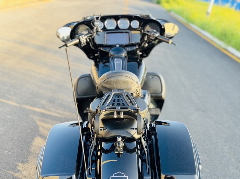 二手哈雷戴维森大道滑翔 Street Glide