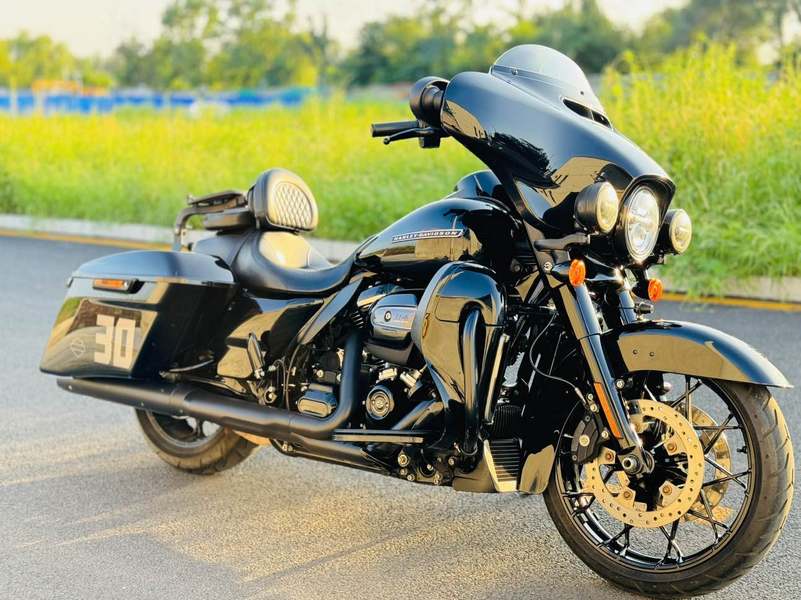 二手哈雷戴维森大道滑翔 Street Glide