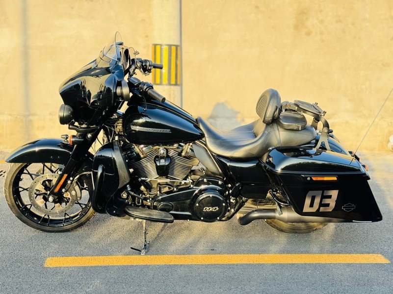 二手哈雷戴维森大道滑翔 Street Glide