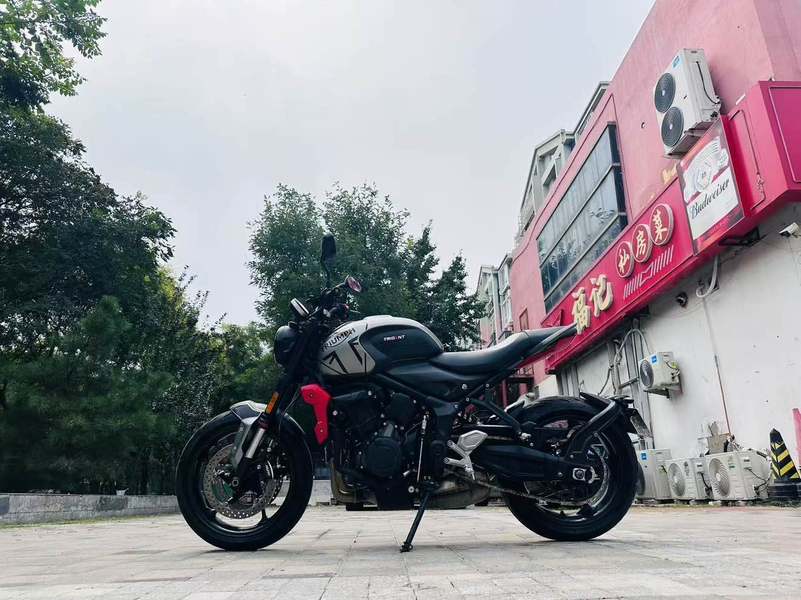 二手凯旋Trident 660