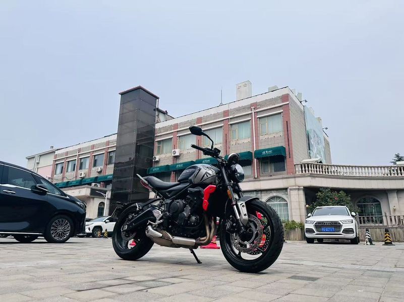 二手凯旋Trident 660