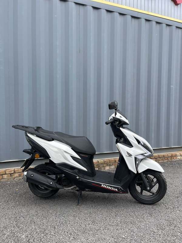 二手新大洲本田裂行 RX125Fi