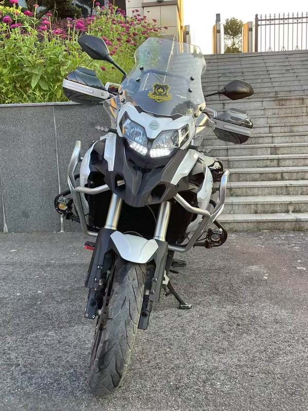 二手贝纳利金鹏 TRK502