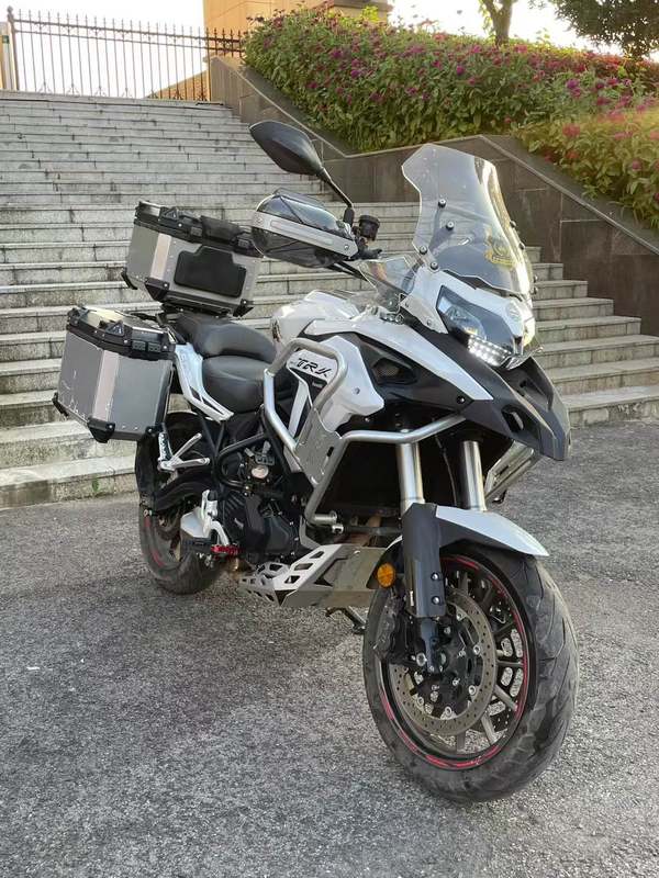 二手贝纳利金鹏 TRK502