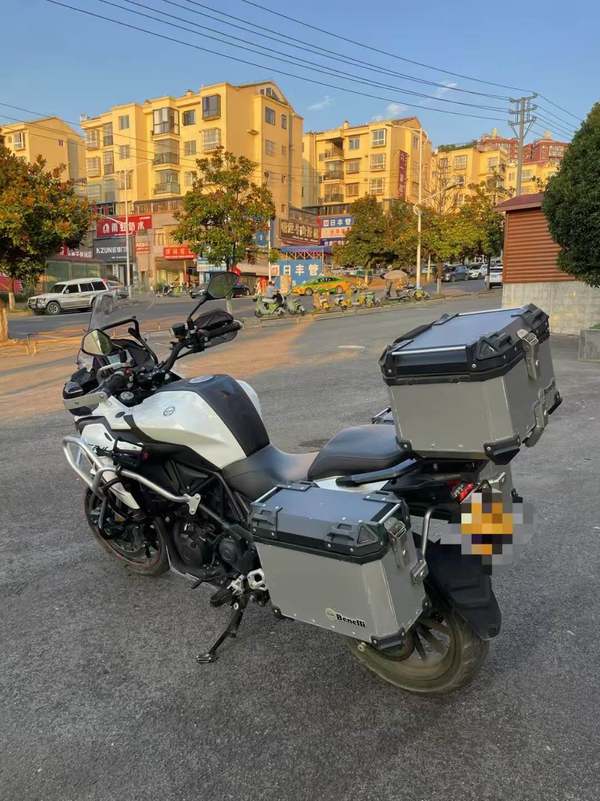 二手贝纳利金鹏 TRK502