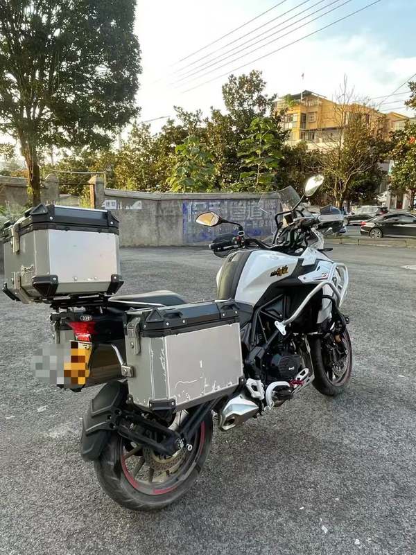 二手贝纳利金鹏 TRK502