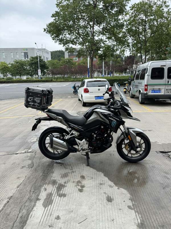 二手五羊本田猛鸷 CB190X