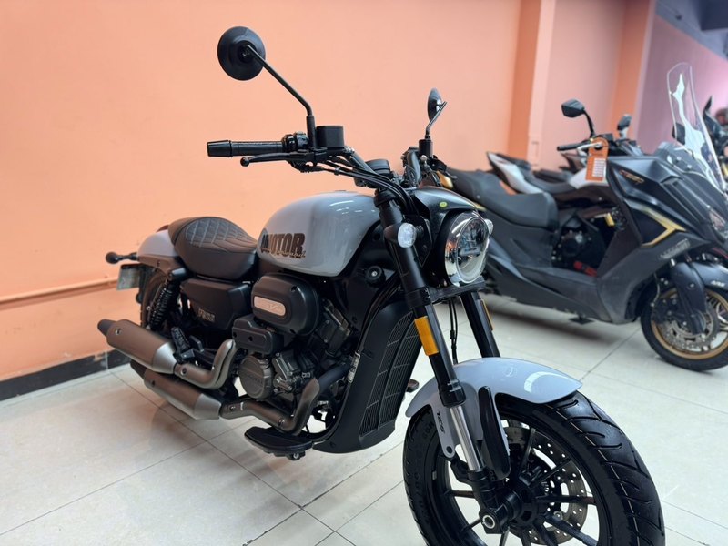 二手QJMOTOR闪300