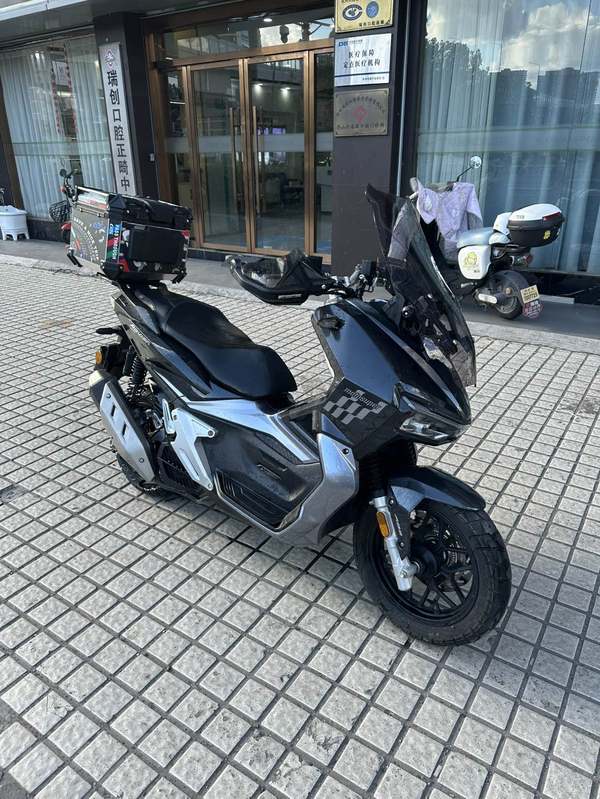 二手布雷斯通极宙 ADV150