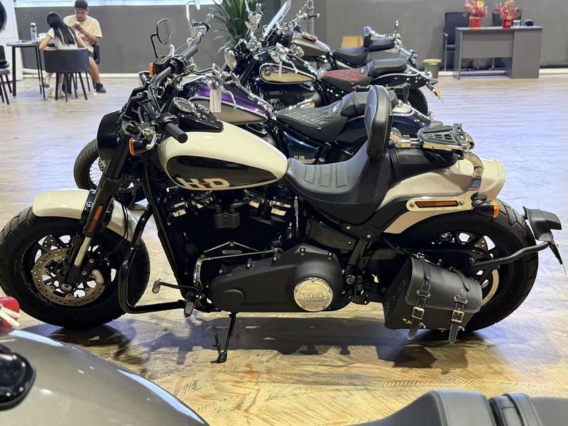 二手哈雷戴维森肥霸 Fat Bob
