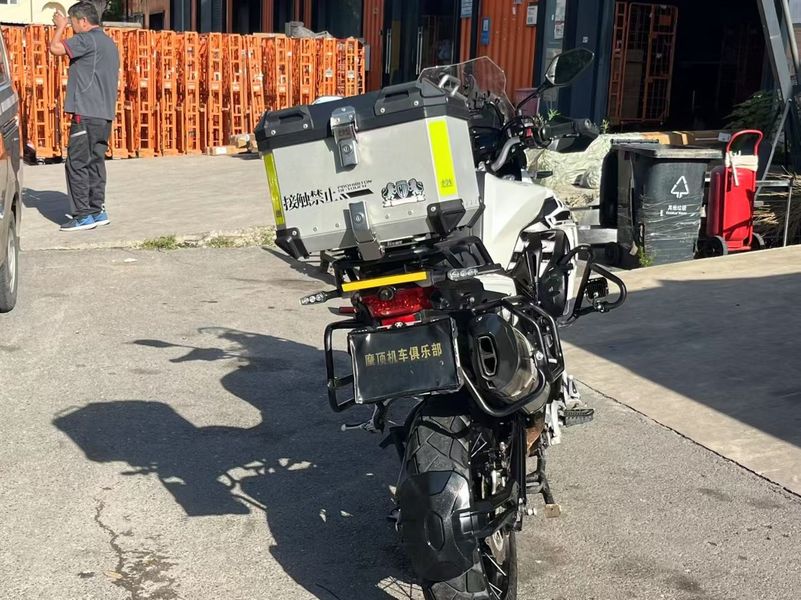 二手贝纳利金鹏 TRK502