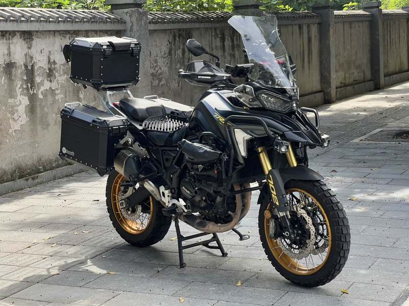 二手贝纳利TRK702