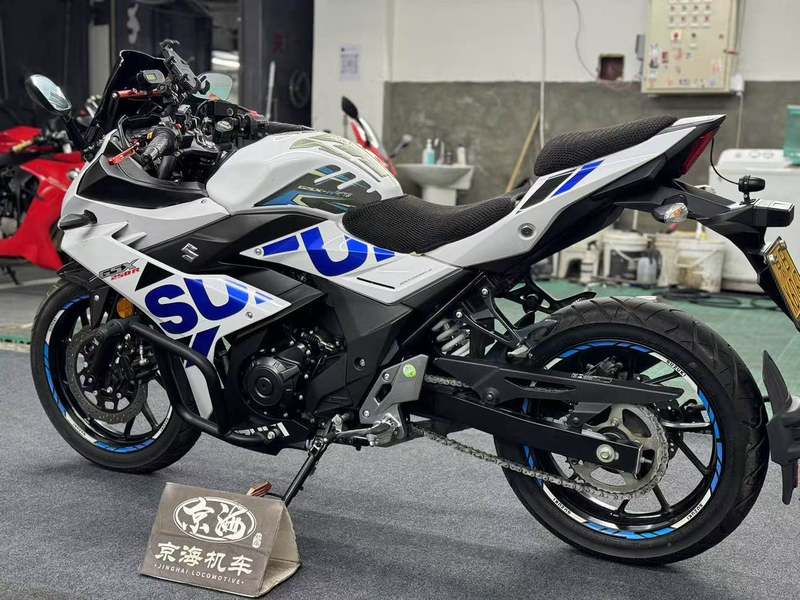 二手豪爵铃木GSX250R
