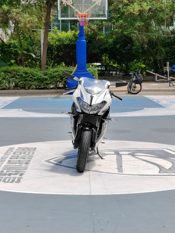 二手贝纳利龙卷风 Tornado 302R