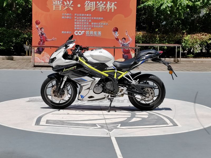 二手贝纳利龙卷风 Tornado 302R