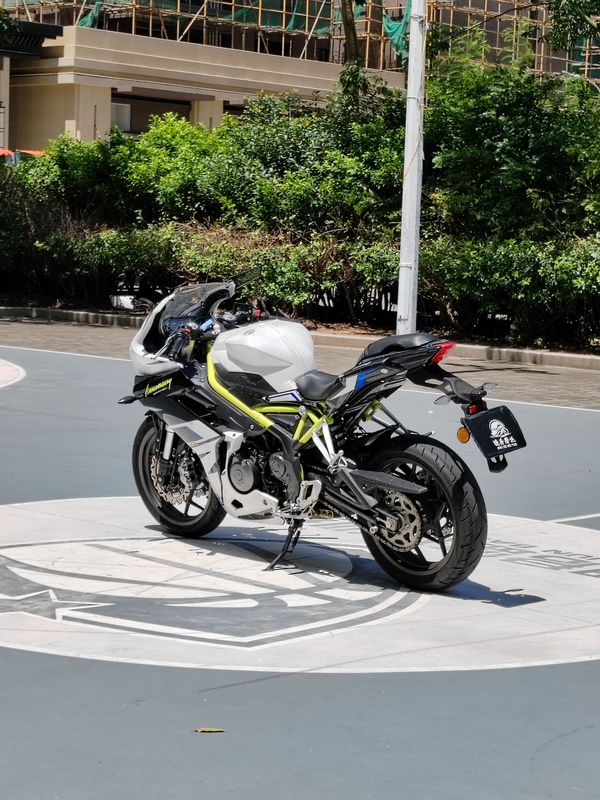 二手贝纳利龙卷风 Tornado 302R